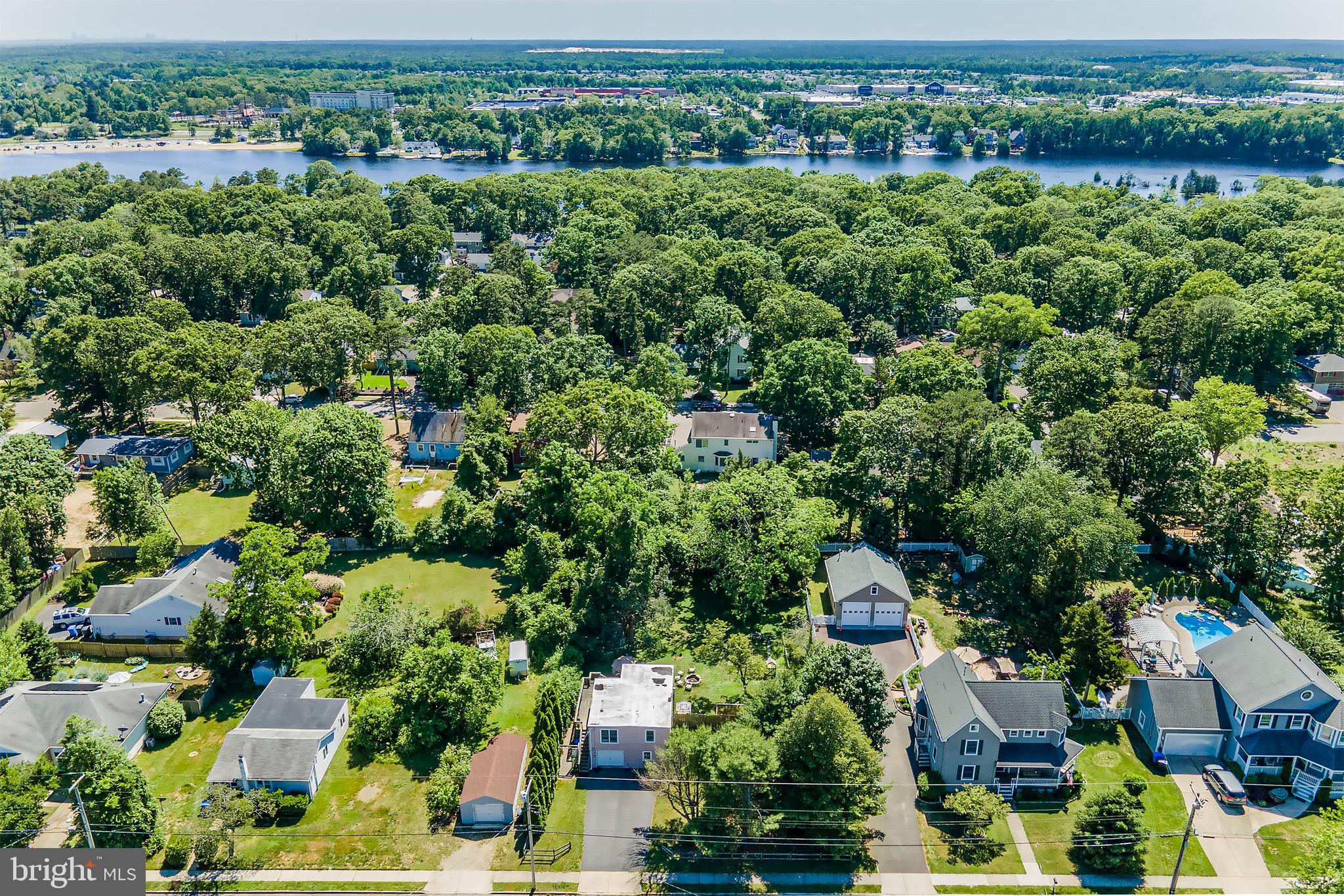 61 Oxycocus Road Manahawkin, NJ 08050 - Photo 8 of 26 Gallery Image 8