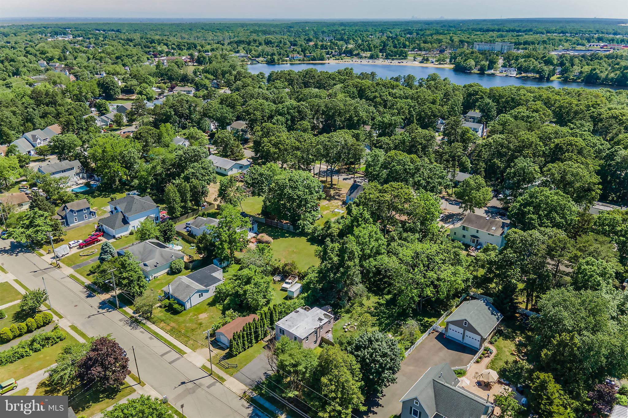 61 Oxycocus Road Manahawkin, NJ 08050 - Photo 10 of 26 Gallery Image 10