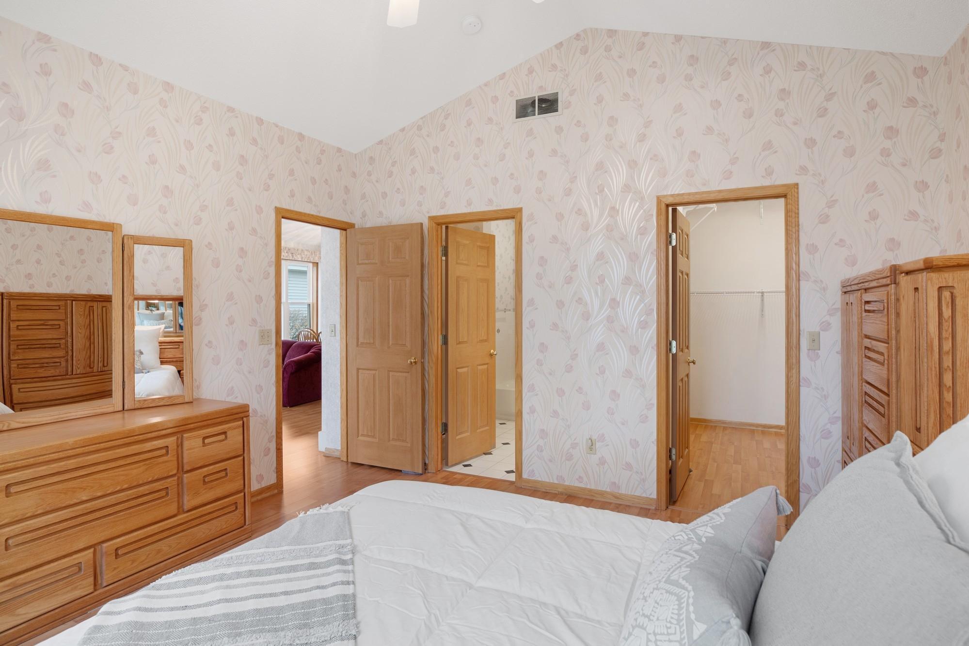 8863 Compton Drive Inver Grove Heights, MN 55076 - Photo 14 of 21 Gallery Image 14