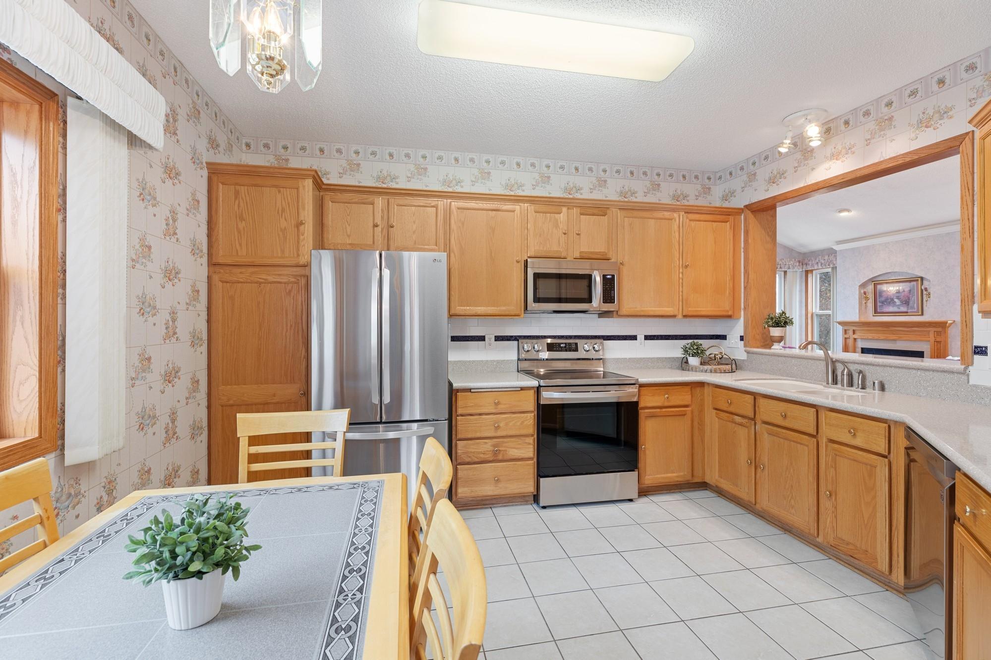 8863 Compton Drive Inver Grove Heights, MN 55076 - Photo 8 of 21 Gallery Image 8