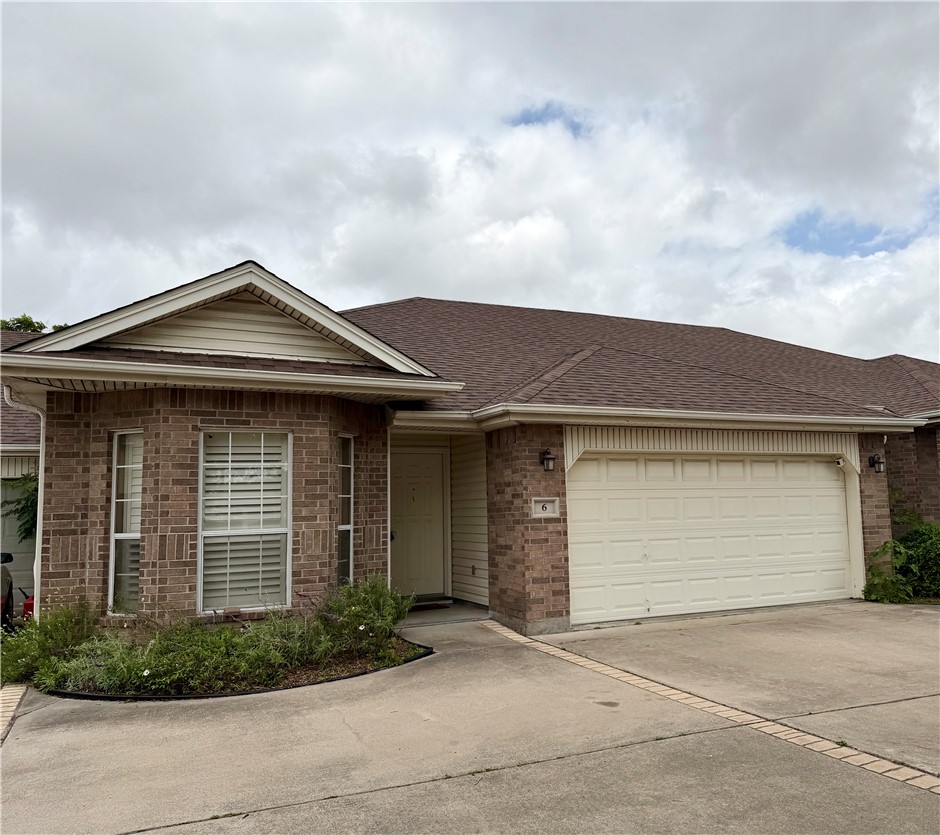 7251 Prairie Drive, Unit 6 Corpus Christi, TX 78413 - Photo 2 of 28 front view of a house