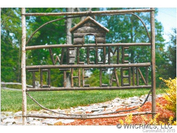 530 Strawberry Ridge Road Spruce Pine, NC 28777 - Photo 2 of 24 Gallery Image 2
