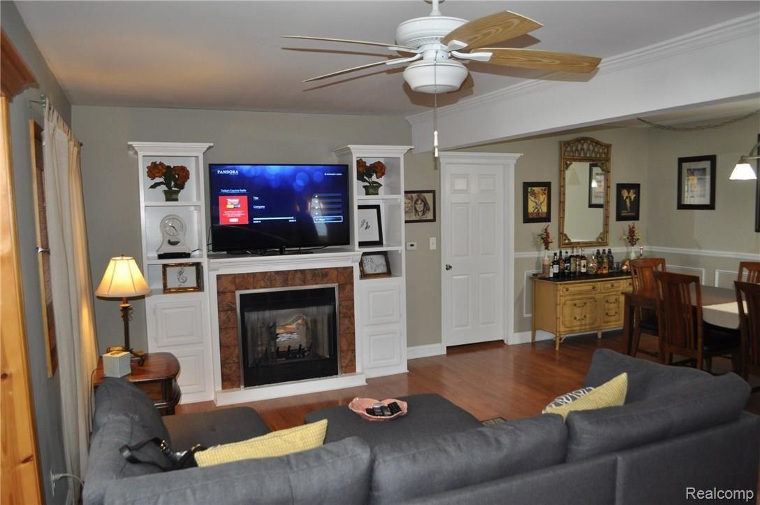 705 Hickory Street Fenton, MI 48430 - Photo 16 of 30 DSC_0647.jpg