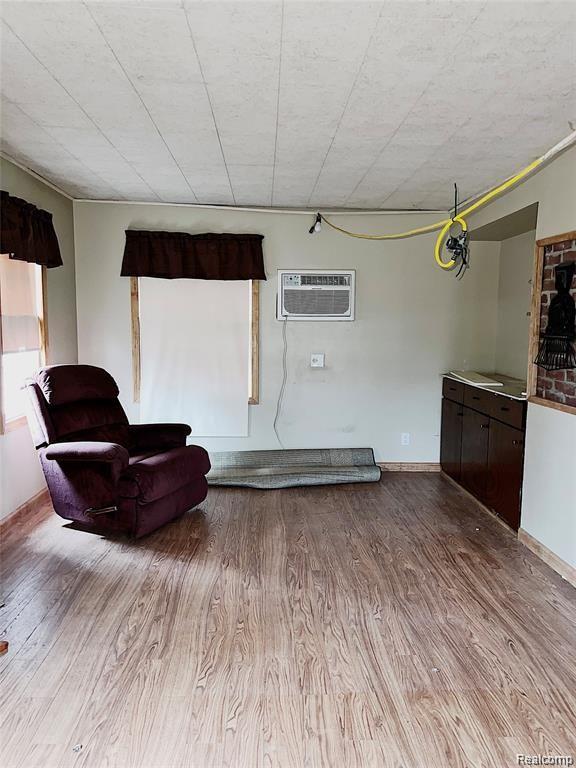 14165 Allen Road Southgate, MI 48195 - Photo 8 of 11 Living room alternate view