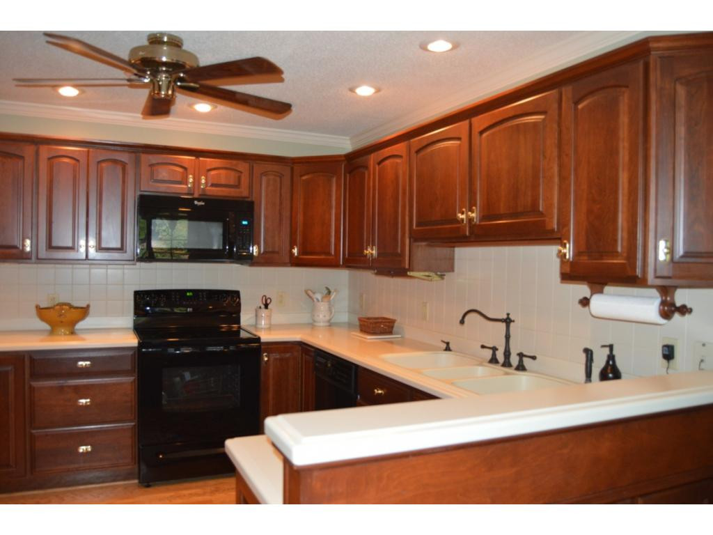 1736 Overhill Road Bristol, VA 24201 - Photo 4 of 24 Photo 4