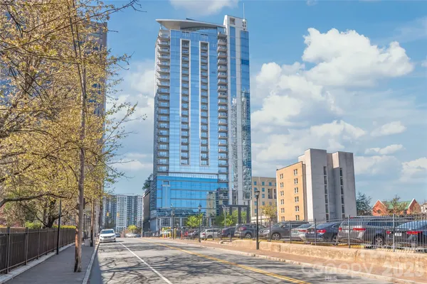 $379,000 | 333 West Trade Street, Unit 2502, Charlotte, NC 28202