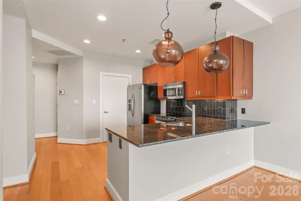 $379,000 | 333 West Trade Street, Unit 2502, Charlotte, NC 28202