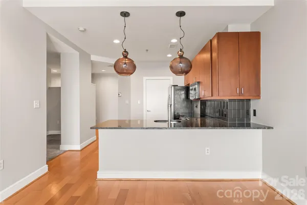 $379,000 | 333 West Trade Street, Unit 2502, Charlotte, NC 28202