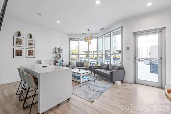 $379,000 | 333 West Trade Street, Unit 2502, Charlotte, NC 28202