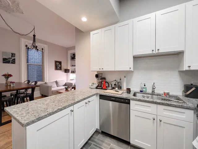 $2,650 | 2136 North Clifton Avenue, Unit 2F, Chicago, IL 60614