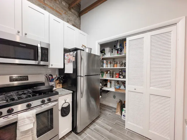 $2,650 | 2136 North Clifton Avenue, Unit 2F, Chicago, IL 60614