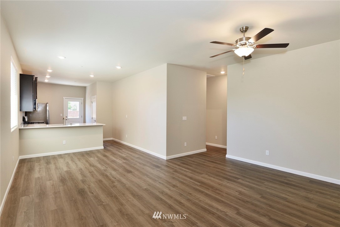 178 Russell Road Bremerton, WA 98312 - Photo 3 of 12 Gallery Image 3