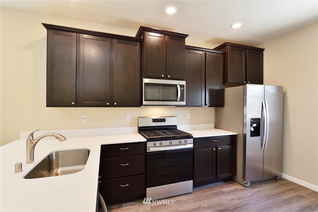 178 Russell Road Bremerton, WA 98312 - Photo 6 of 12 Gallery Image 6