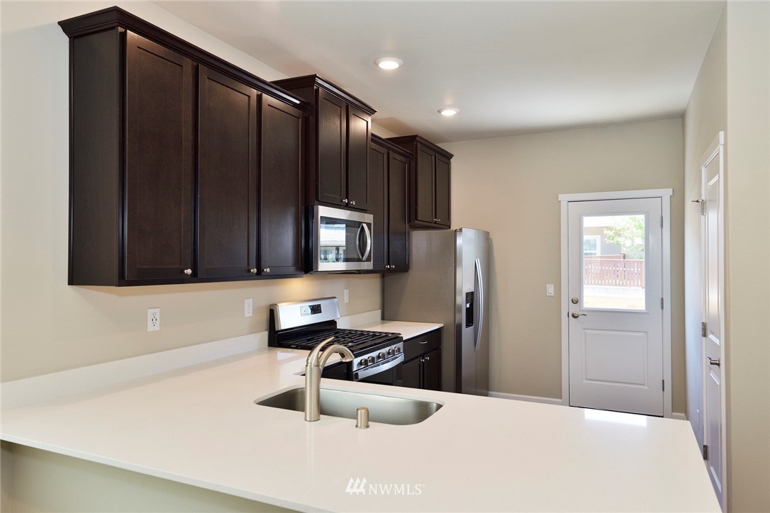178 Russell Road Bremerton, WA 98312 - Photo 7 of 12 Gallery Image 7