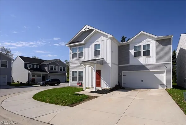 $287,900 | 460 Auld Farm Circle, Akron, OH 44320