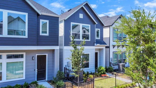 $2,541 | 787 Strawberry Pines Court, Houston, TX 77009
