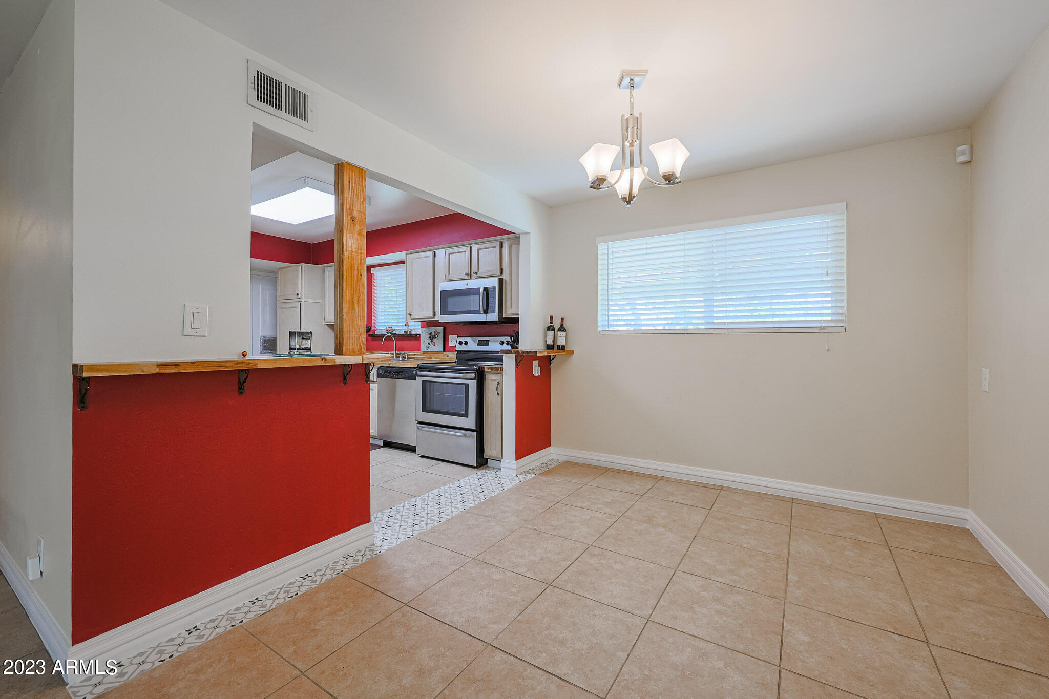5550 North 12th Street, Unit 24 Phoenix, AZ 85014 - Photo 10 of 20 Eat-In Area