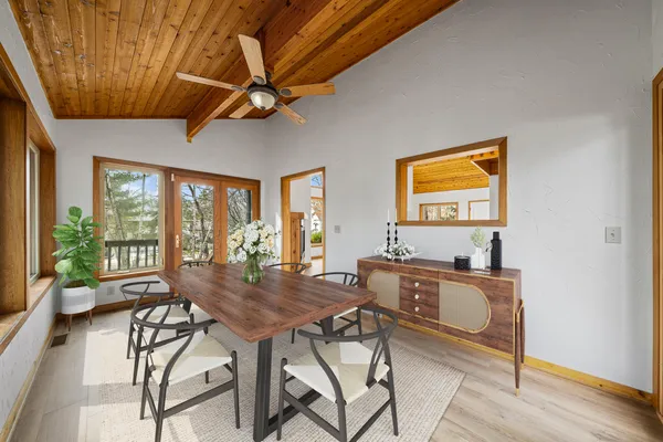 $819,500 | 242 Waubun Drive, Fontana, WI 53125