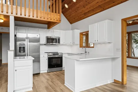 $819,500 | 242 Waubun Drive, Fontana, WI 53125