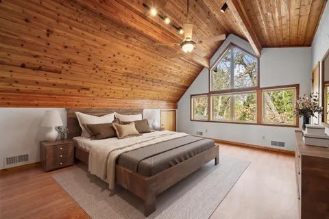 $819,500 | 242 Waubun Drive, Fontana, WI 53125