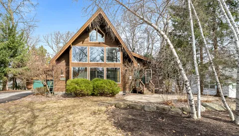 $819,500 | 242 Waubun Drive, Fontana, WI 53125