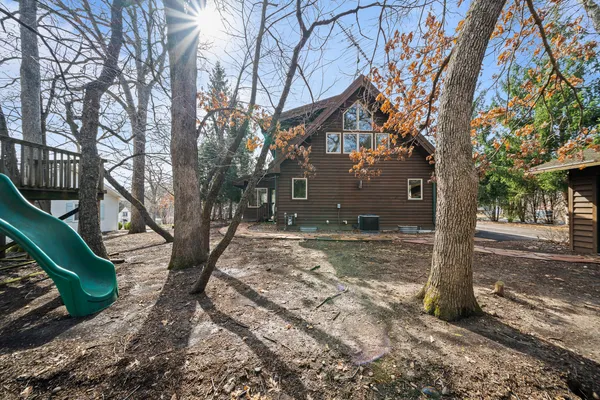 $819,500 | 242 Waubun Drive, Fontana, WI 53125