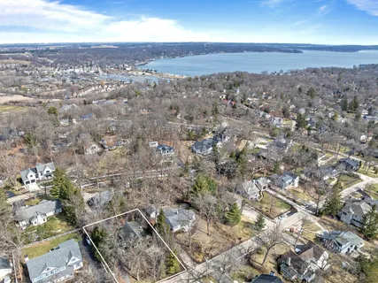 $819,500 | 242 Waubun Drive, Fontana, WI 53125