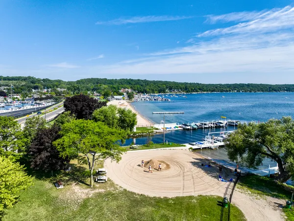 $819,500 | 242 Waubun Drive, Fontana, WI 53125