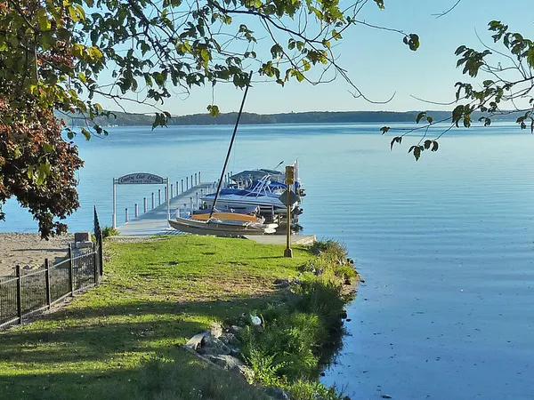 $819,500 | 242 Waubun Drive, Fontana, WI 53125