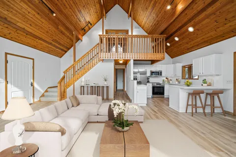 $819,500 | 242 Waubun Drive, Fontana, WI 53125