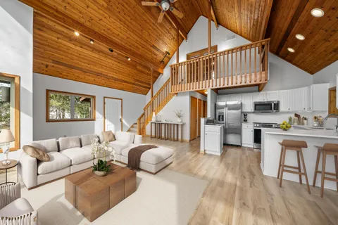 $819,500 | 242 Waubun Drive, Fontana, WI 53125