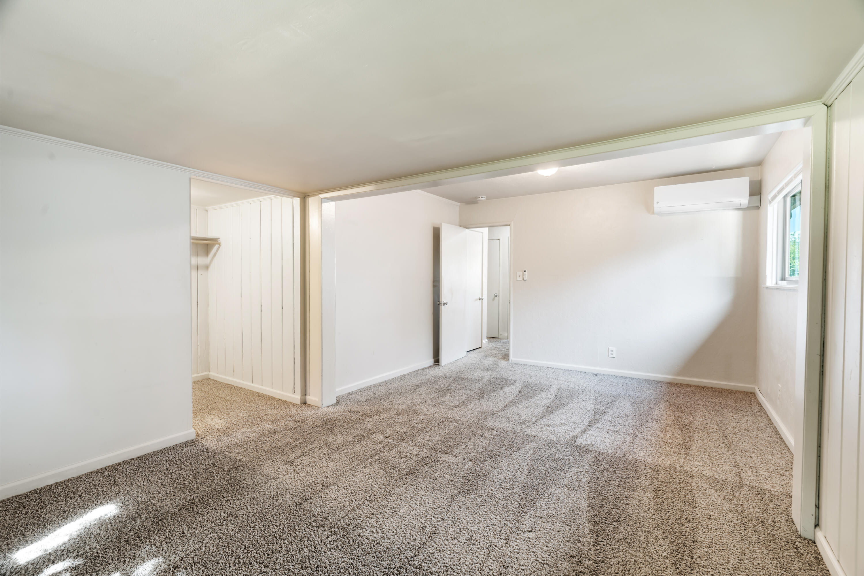 718 Ridge Road Redding, CA 96003 - Photo 10 of 22 Primary bedroom