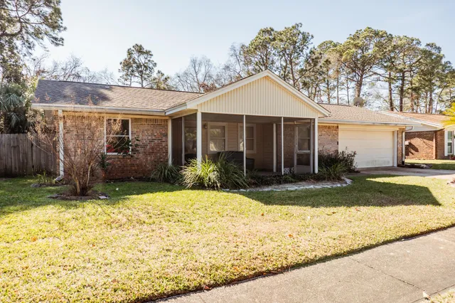 $2,600 | 410 Tanglewood Drive, Fort Walton Beach, FL 32547