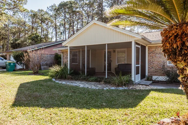 $2,600 | 410 Tanglewood Drive, Fort Walton Beach, FL 32547