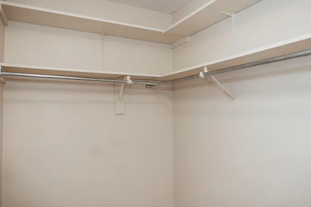 $2,600 | 410 Tanglewood Drive, Fort Walton Beach, FL 32547