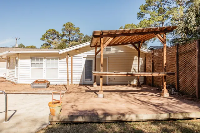 $2,600 | 410 Tanglewood Drive, Fort Walton Beach, FL 32547