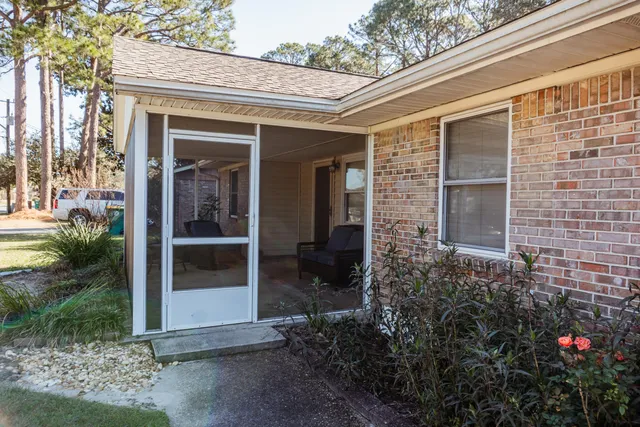 $2,600 | 410 Tanglewood Drive, Fort Walton Beach, FL 32547