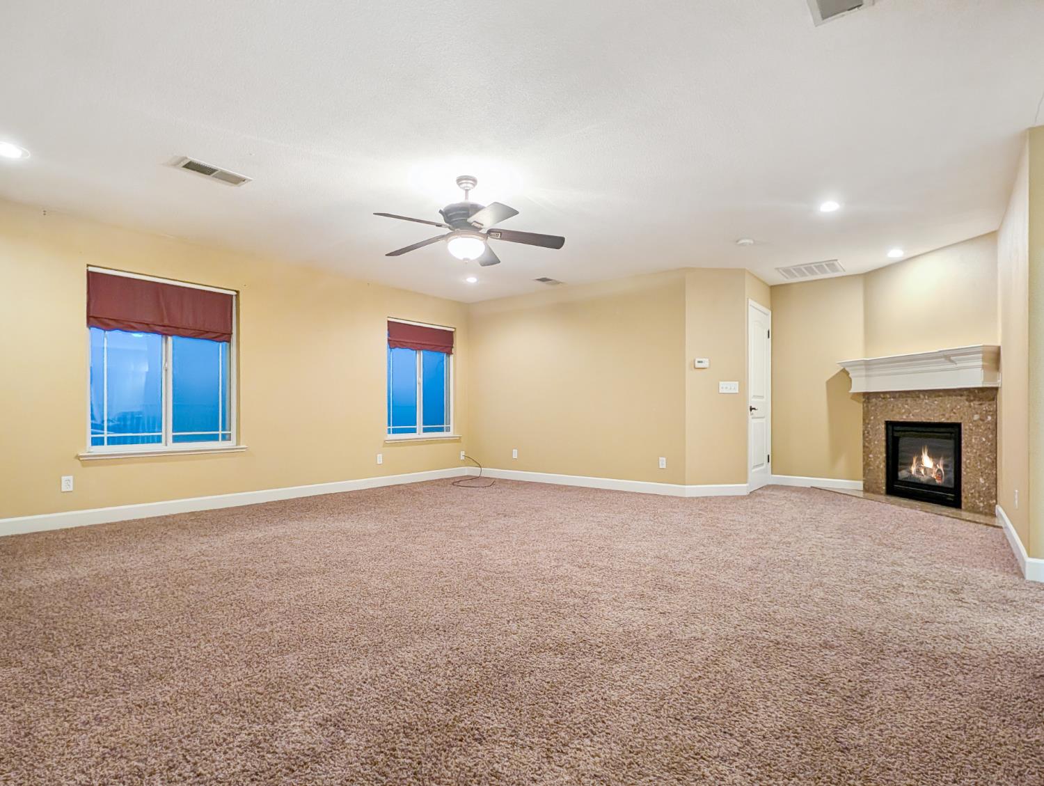 2590 Gurr Road Atwater, CA 95301 - Photo 26 of 34 Master Suite #2 - Original, unmodified photo.