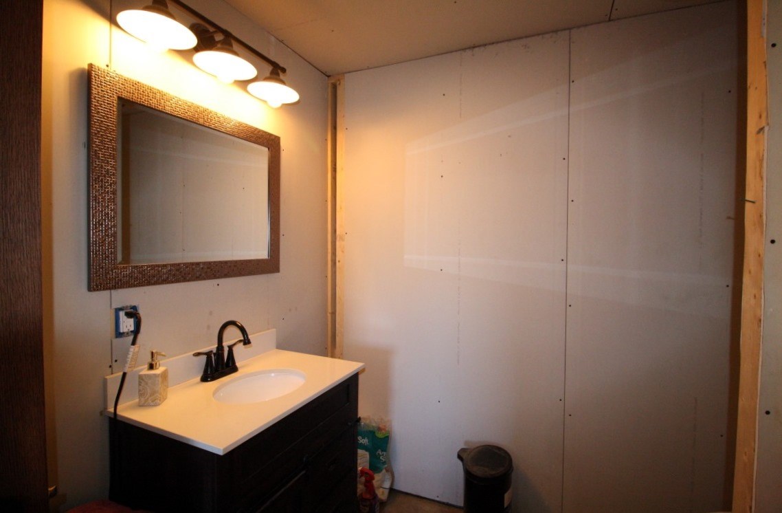 6632 South Ferris Road Carson City, MI 48811 - Photo 9 of 17 1854772-8.JPG