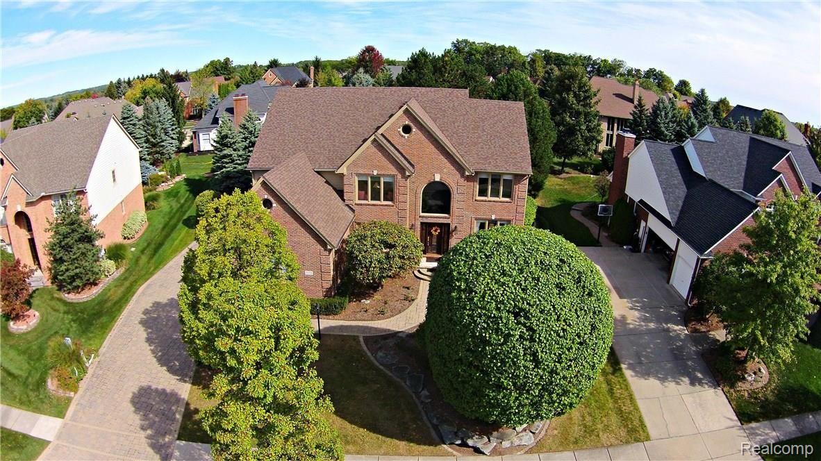 3178 Hedgewood Lane Rochester, MI 48309 - Photo 2 of 40 Hedgewood Ln Front Aerial.jpg