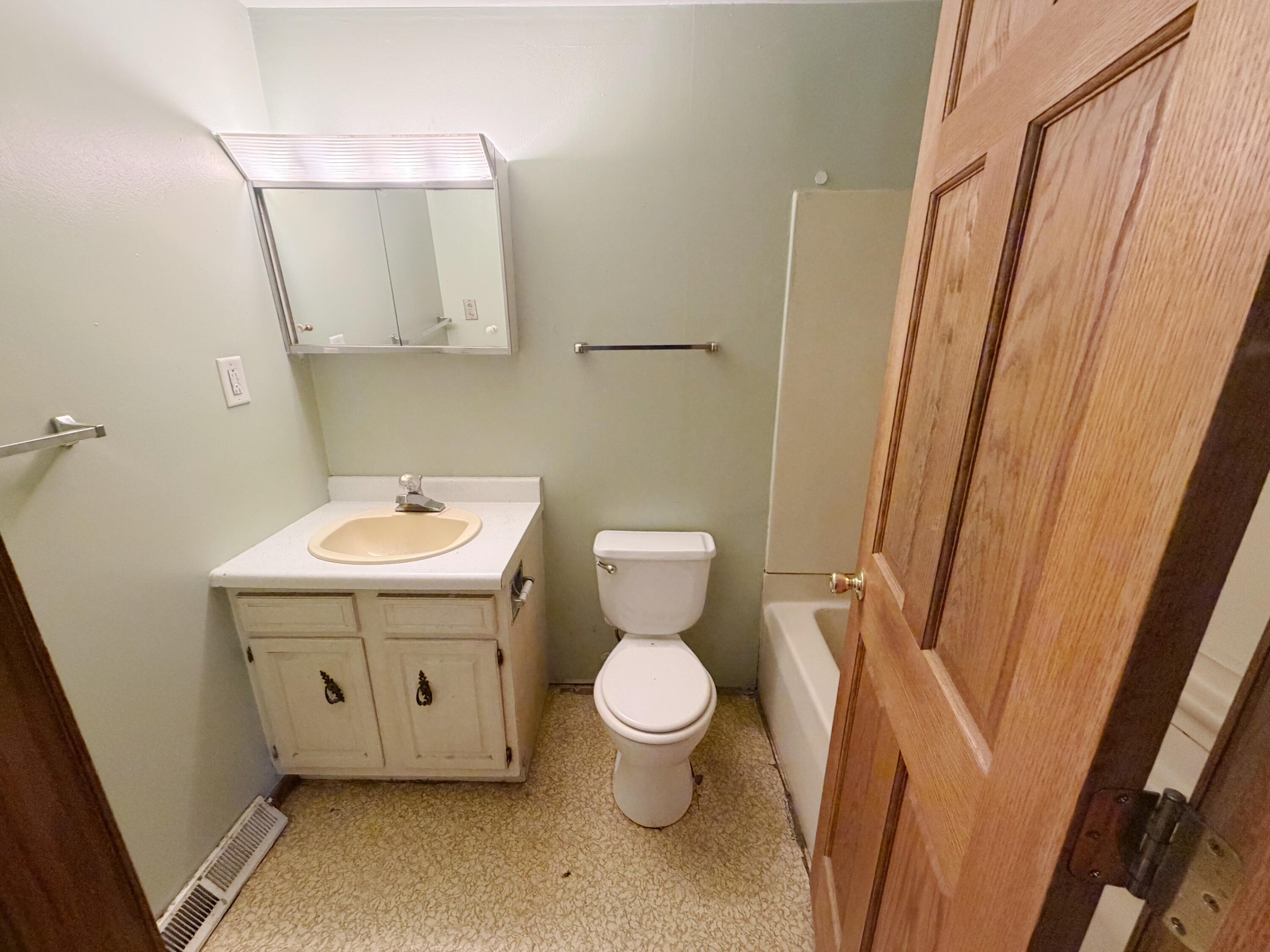 12375 Musbach Road Munith, MI 49259 - Photo 6 of 14 bathroom