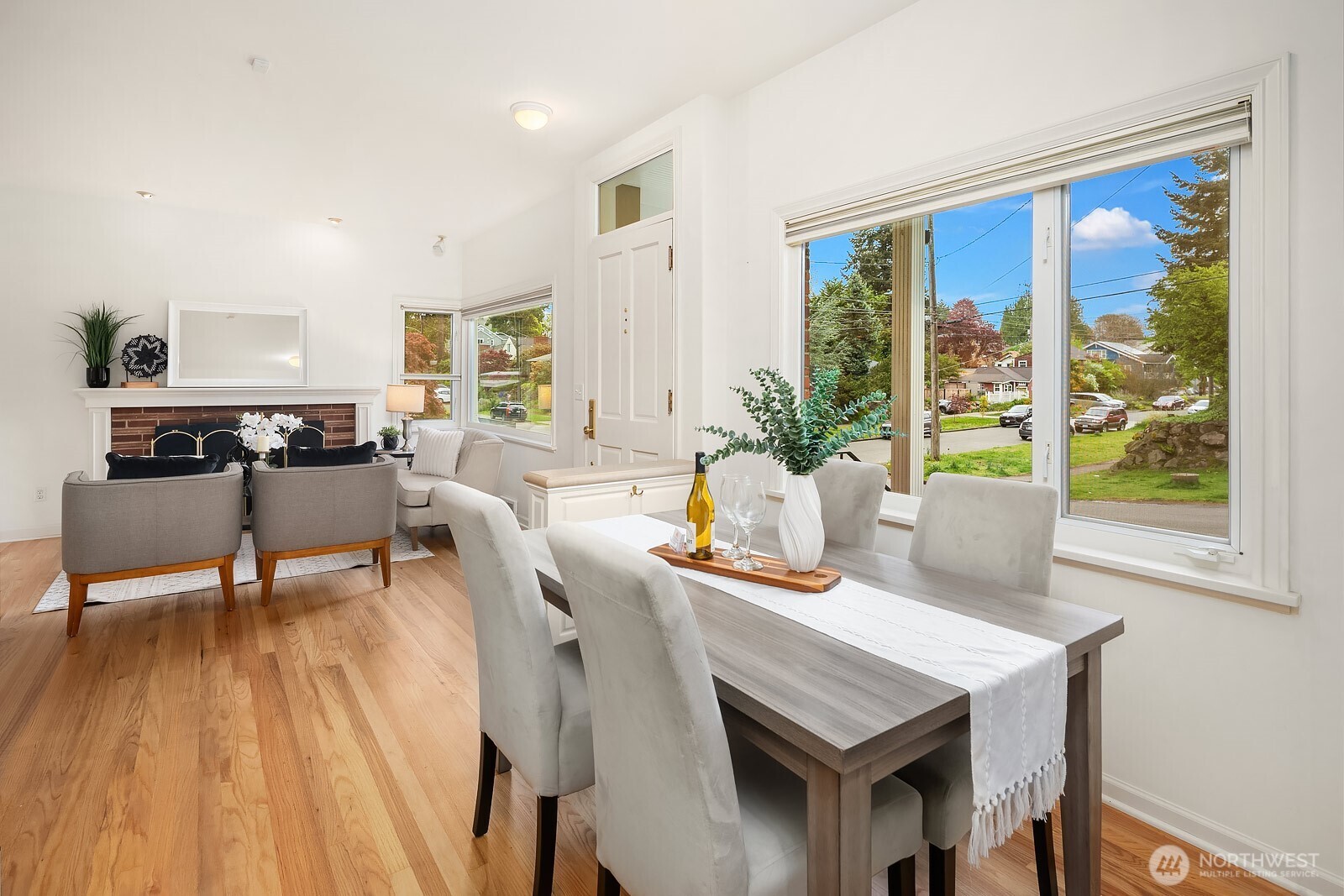 3003 50th Avenue Southwest Seattle, WA 98116 - Photo 11 of 40