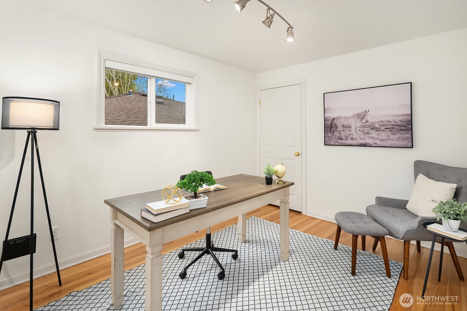 3003 50th Avenue Southwest Seattle, WA 98116 - Photo 17 of 40