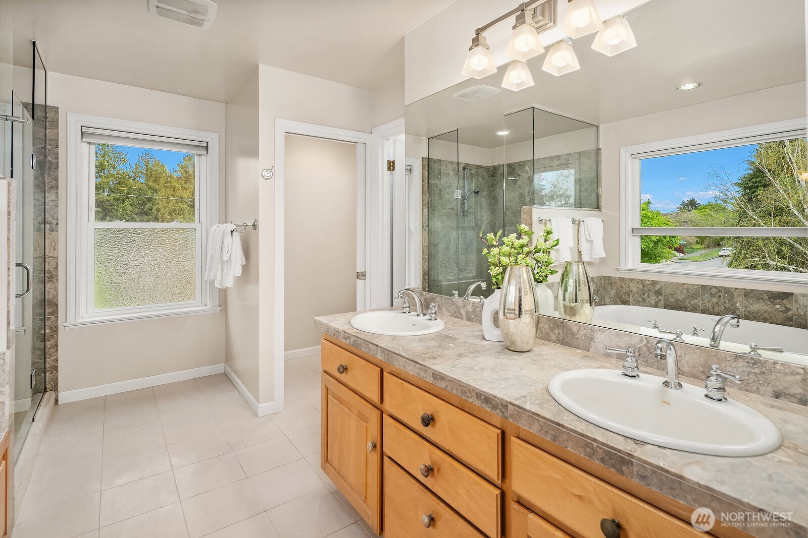 3003 50th Avenue Southwest Seattle, WA 98116 - Photo 22 of 40