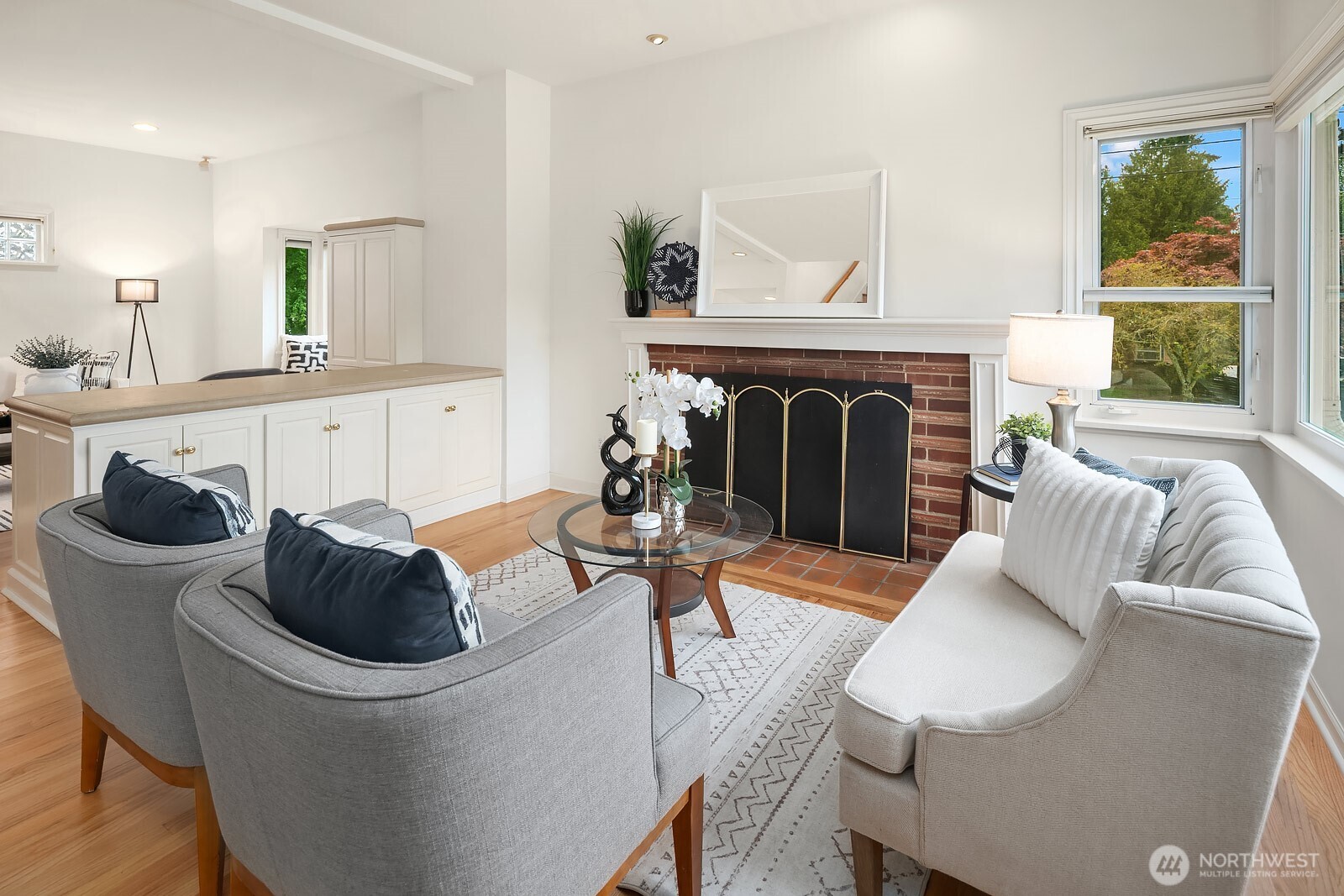 3003 50th Avenue Southwest Seattle, WA 98116 - Photo 3 of 40