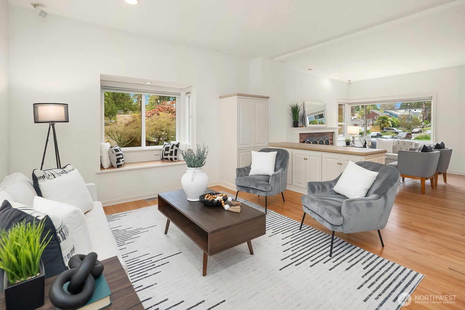 3003 50th Avenue Southwest Seattle, WA 98116 - Photo 6 of 40