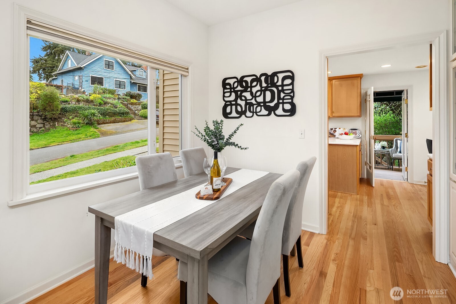 3003 50th Avenue Southwest Seattle, WA 98116 - Photo 9 of 40