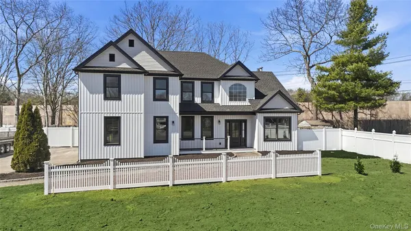 $1,149,990 | 112 South Hillside Avenue, Nesconset, NY 11767