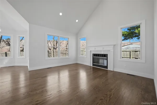 $1,149,990 | 112 South Hillside Avenue, Nesconset, NY 11767