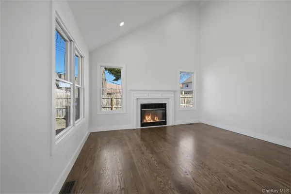 $1,149,990 | 112 South Hillside Avenue, Nesconset, NY 11767